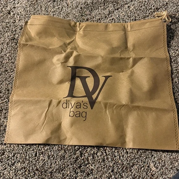 🧡NWT🧡Diva Vibrant Orange Leather Bucket Bag - Picture 7 of 7